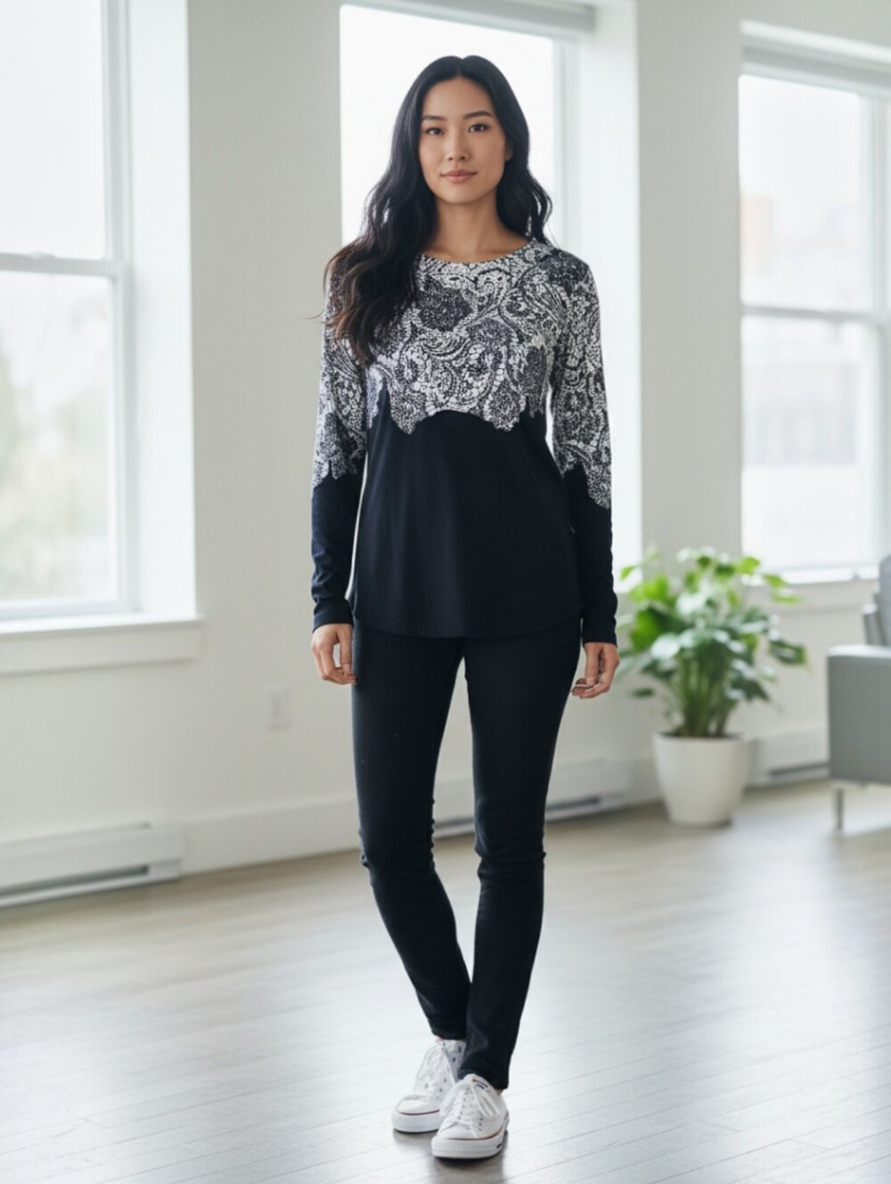 PREMISE STUDIO Pullover Sweater Black and White - S